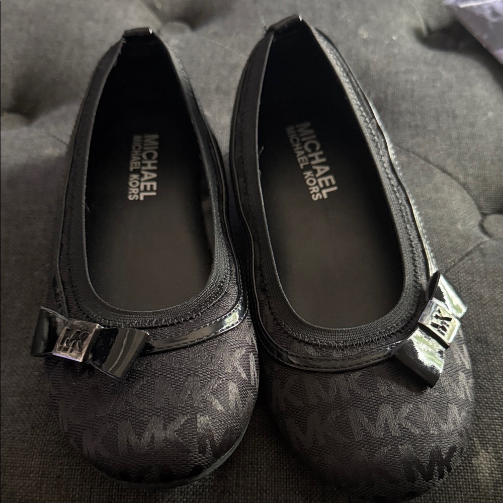 Michael Kors Kids Black Dress Shoes with Bow